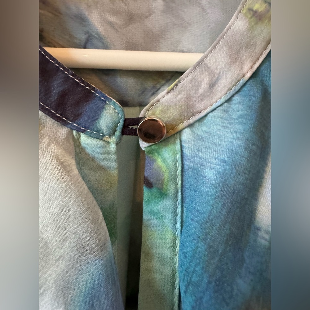 Liz Claiborne Sheer Floral Blue Green Ruffle Blouse Size Small - Picture 5 of 7